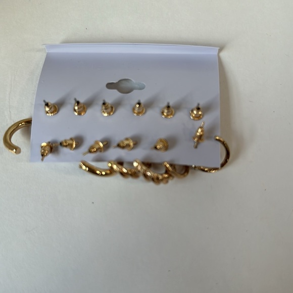 6 piece pierced earrings faux gold - Picture 2 of 2